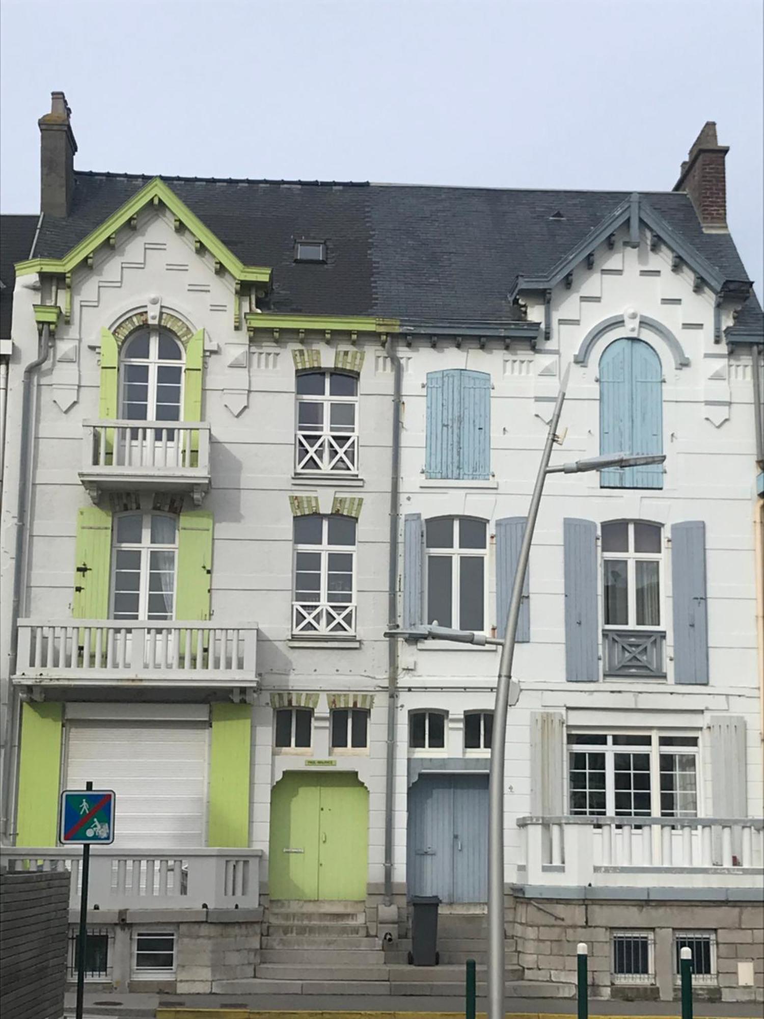 Une Jolie Vue - Appt 2 Pieces Vue Mer Balcon Sud Wimereux Exterior photo