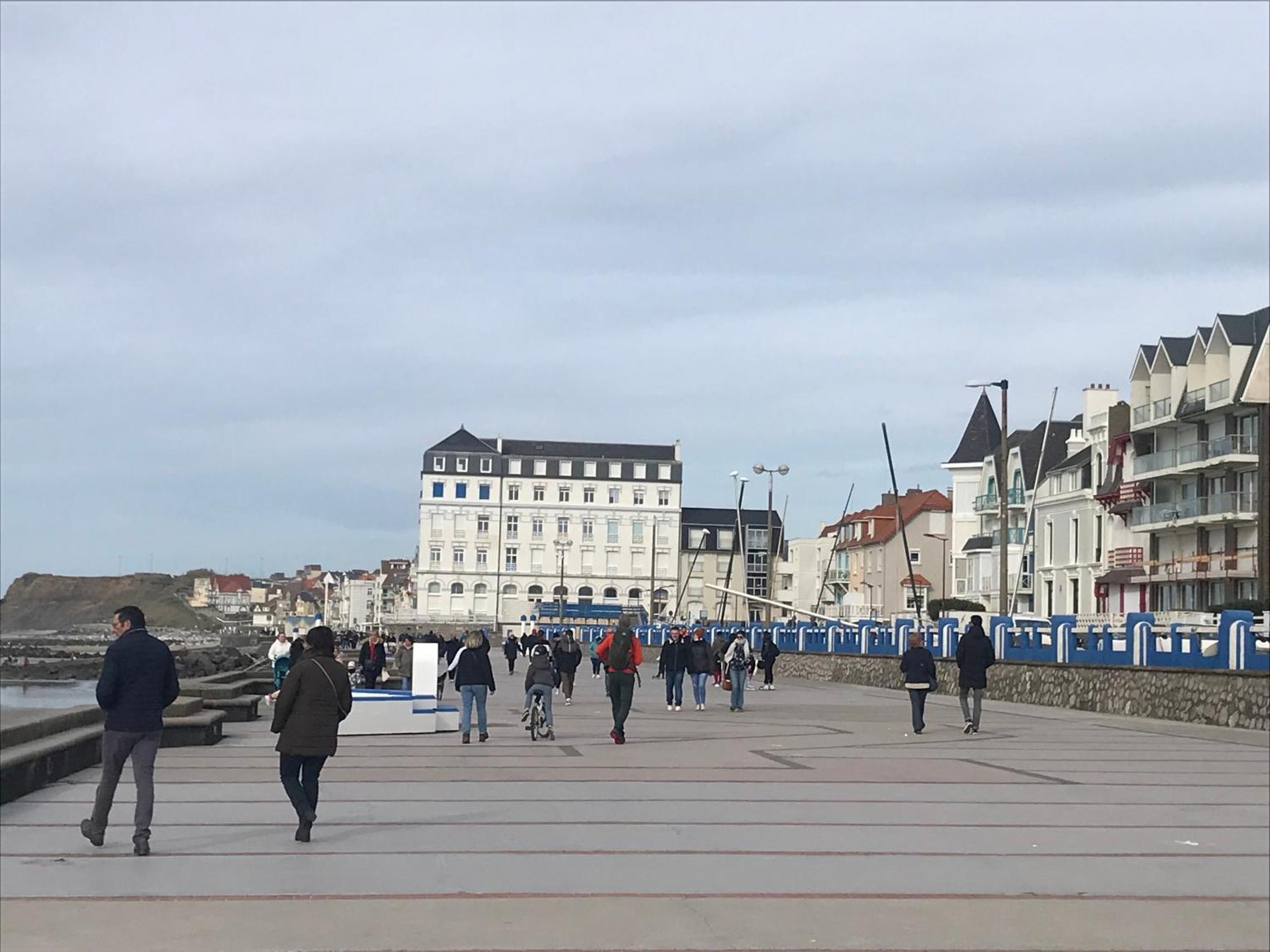 Une Jolie Vue - Appt 2 Pieces Vue Mer Balcon Sud Wimereux Exterior photo